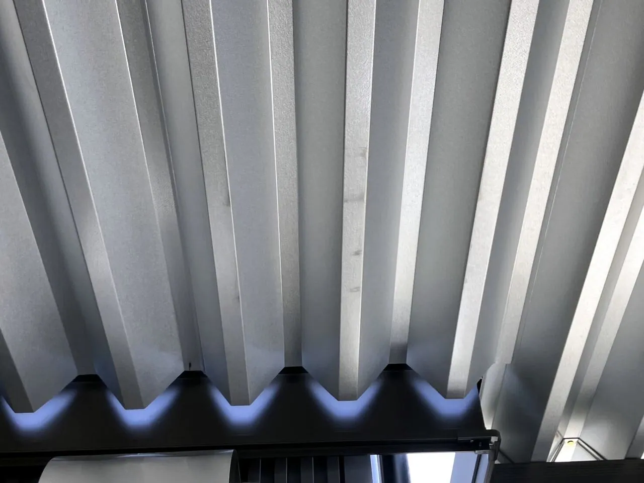 カーポート屋根の傷補修 工事前