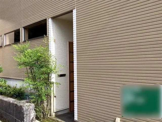 サイディング張り替えによる色合わせ 工事前