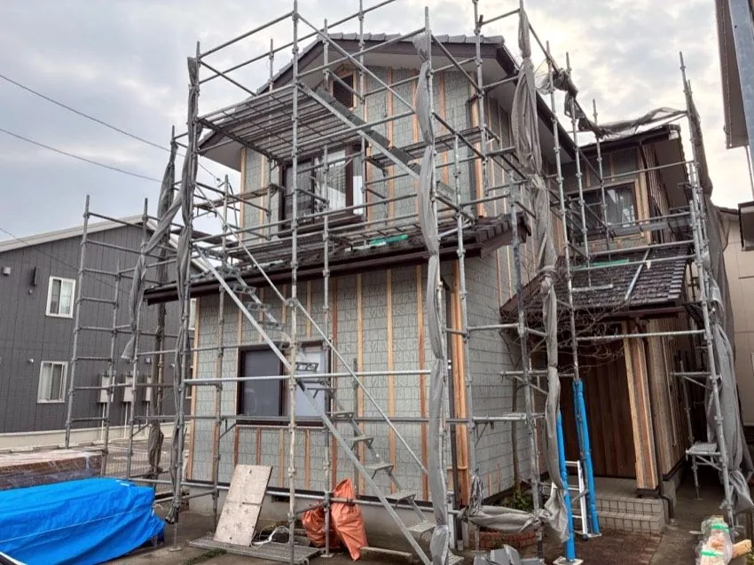 金沢市の外壁 足場と下地
